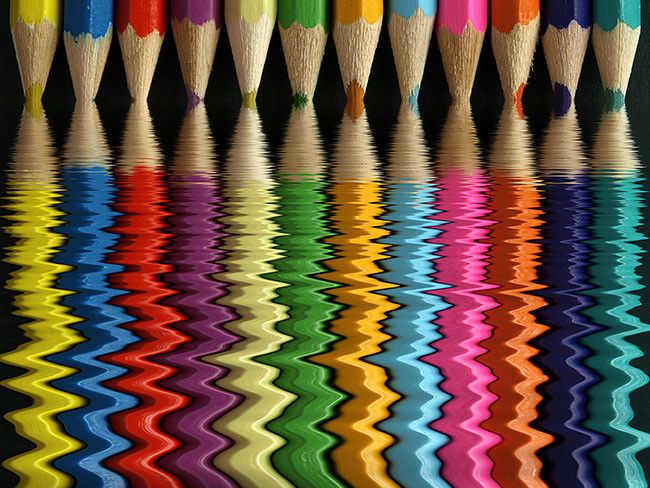 Colourful Reflections: Exploring the Magic of Coloured Splashbacks in Interior Design